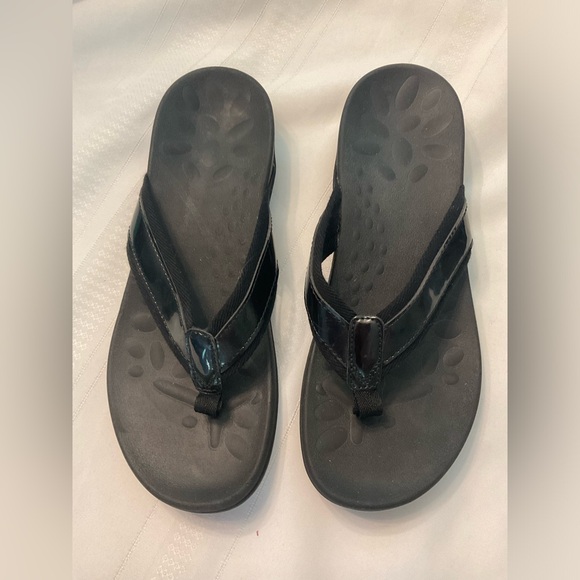 Megnya Flip Flops - Picture 2 of 6